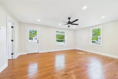 Living - 44 Wing Rd, Acushnet, MA 02743 photo 1 of 7
