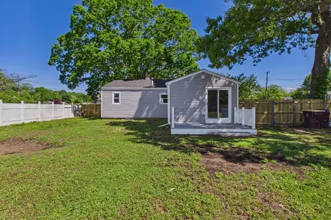 Exterior - 44 Wing Rd, Acushnet, MA 02743 photo 2 of 5