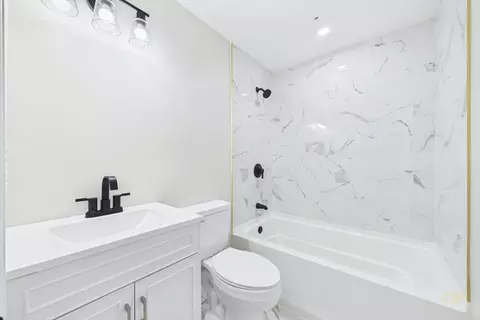 Bath - 44 Wing Rd, Acushnet, MA 02743 photo 1 of 1