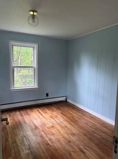 Bedroom - 16 Svenson Ave, Worcester, MA 01607 photo 5 of 6