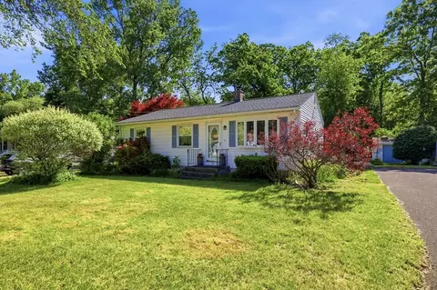 29 Hudson St, Springfield, MA 01118
