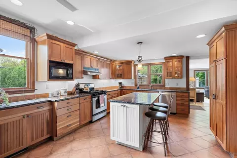 34 Great Rd, Maynard, MA 01754 photo 8