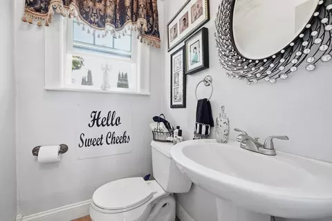 Bath - 32 Terrace Dr, Worcester, MA 01609 photo 1 of 4