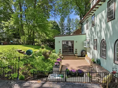 Exterior - 32 Terrace Dr, Worcester, MA 01609 photo 5 of 7