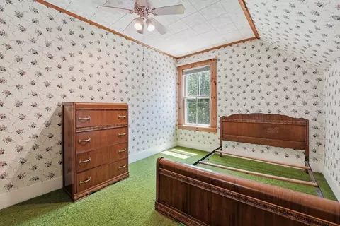 Bedroom - 17 E Howe St, Orange, MA 01364 photo 9 of 10