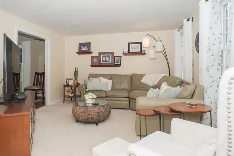 Living - 13 King Philip Path, Mendon, MA 01756 photo 5 of 6