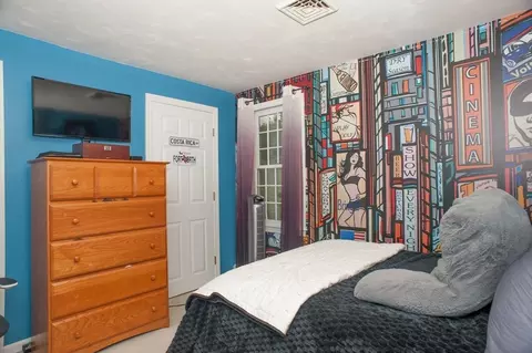 Bedroom - 13 King Philip Path, Mendon, MA 01756 photo 4 of 10