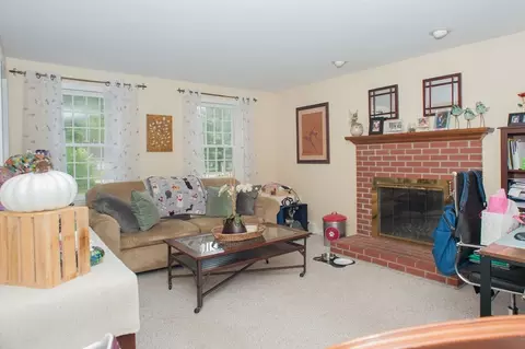Living - 13 King Philip Path, Mendon, MA 01756 photo 2 of 6