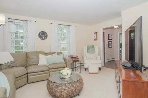 Living - 13 King Philip Path, Mendon, MA 01756 photo 3 of 6