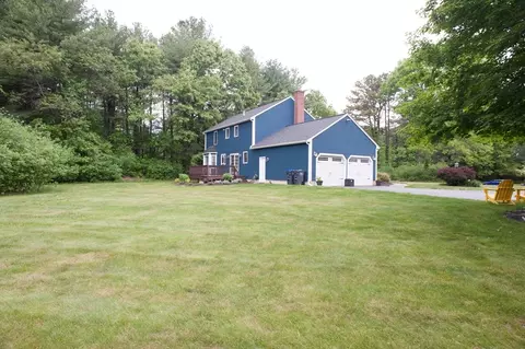 Exterior - 13 King Philip Path, Mendon, MA 01756 photo 5 of 6