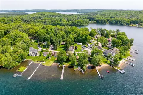 51 Lakeshore Dr, Sterling, MA 01564