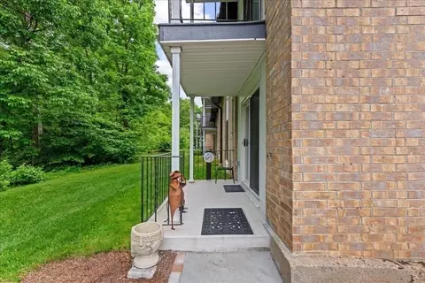 23 Shadowbrook Ln #10, Milford, MA 01757
