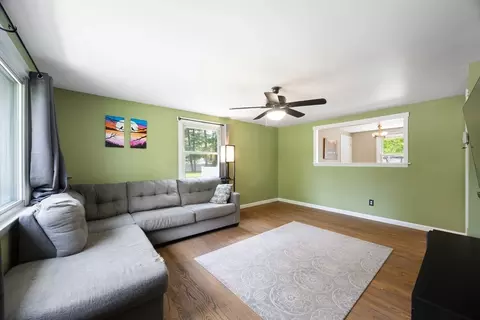 37 Parkerview St, Springfield, MA 01129 photo 11