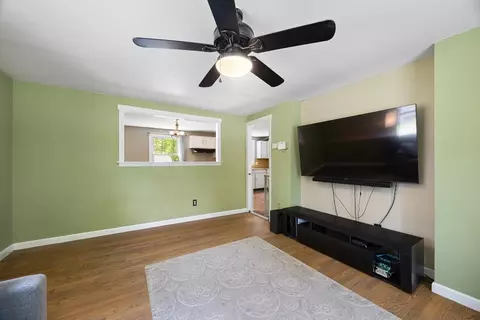 37 Parkerview St, Springfield, MA 01129 photo 10