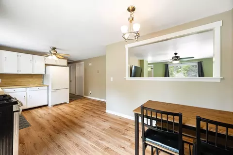 37 Parkerview St, Springfield, MA 01129 photo 7