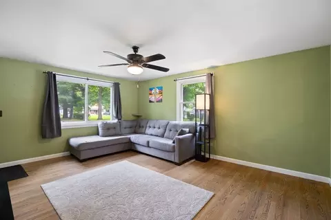 37 Parkerview St, Springfield, MA 01129 photo 12