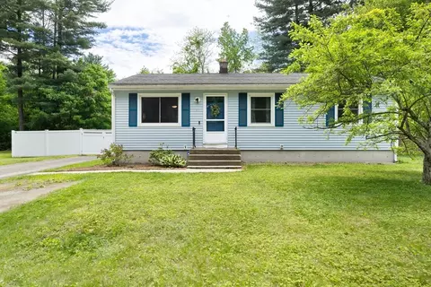 37 Parkerview St, Springfield, MA 01129 photo 2
