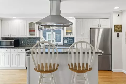 Kitchen - 20 Raymond St, Everett, MA 02149 photo 6 of 8