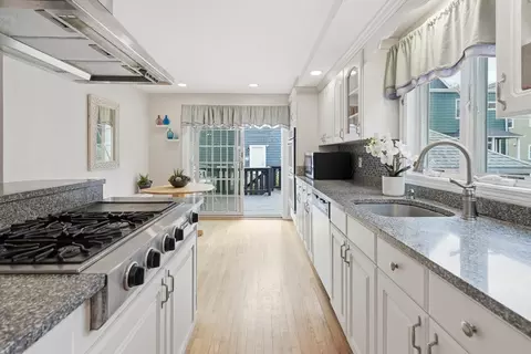 Kitchen - 20 Raymond St, Everett, MA 02149 photo 2 of 8