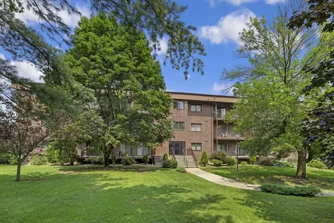 7 Ledgewood Way #4, Peabody, MA 01960