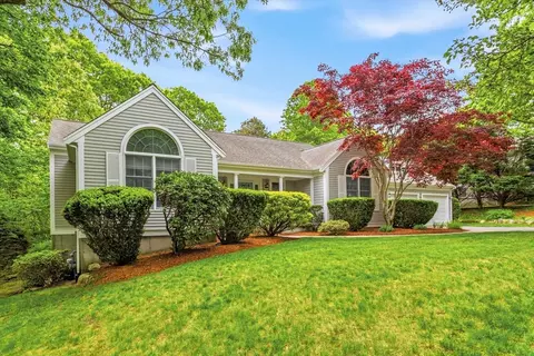 103 Falling Leaf, Osterville, MA 02655