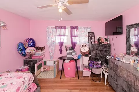 Bedroom - 121 Pilgrim Ave, Worcester, MA 01604 photo 1 of 4