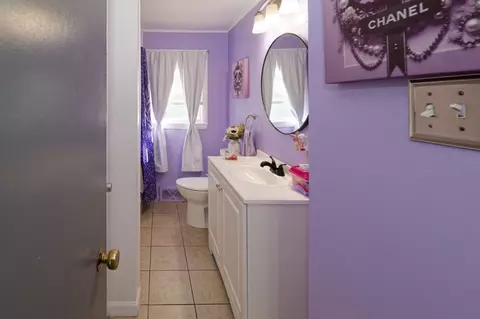 Bath - 121 Pilgrim Ave, Worcester, MA 01604 photo 2 of 3