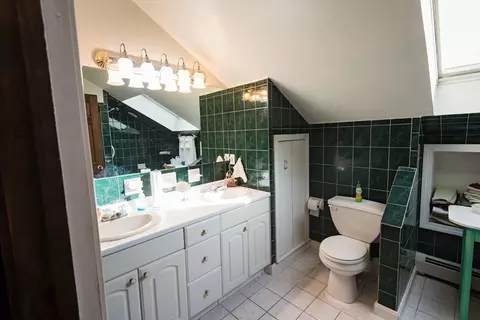 Bath - 121 Pilgrim Ave, Worcester, MA 01604 photo 3 of 3