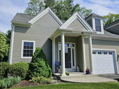 359 Main St #18A, Easthampton, MA 01027