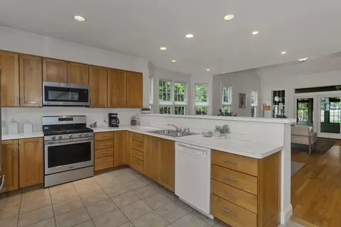 359 Main St #18A, Easthampton, MA 01027 photo 9