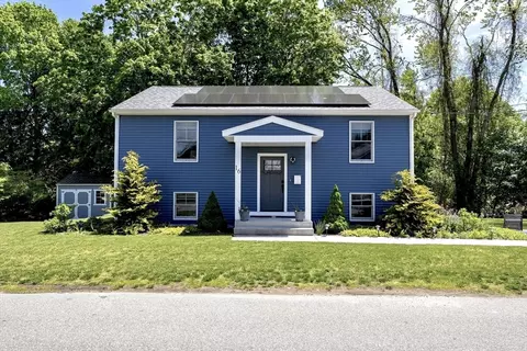 16 Clancy St, Swansea, MA 02777