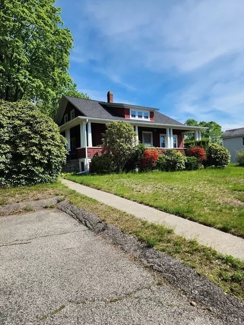 72 W Main St, Dudley, MA 01571