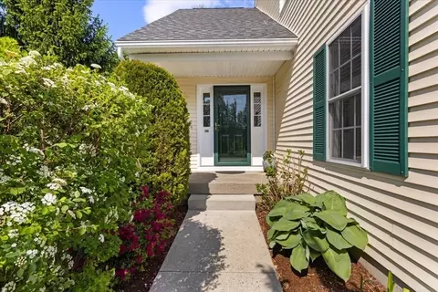 29 Coldspring Dr #A, Sutton, MA 01590