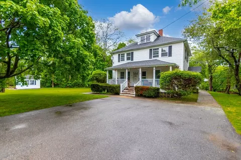 19 Cinroc Cir, Falmouth, MA 02536