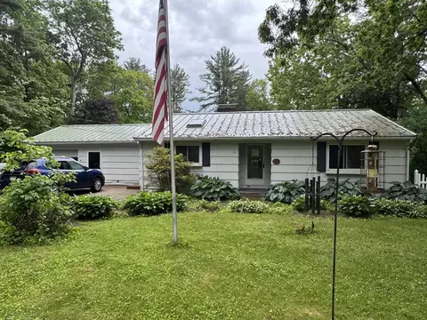 48 Clearview Dr, West Brookfield, MA 01585