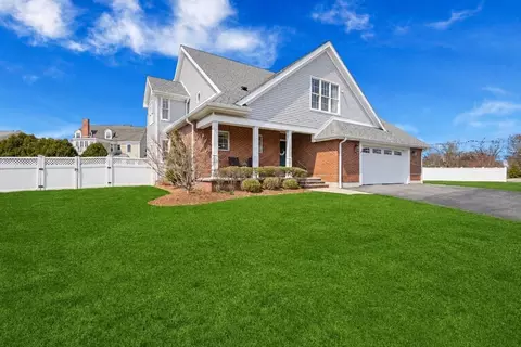 3 Shea Ln, Foxboro, MA 02035