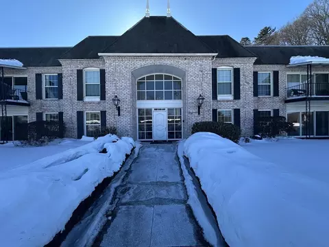 324 Russell Rd #109, Westfield, MA 01085
