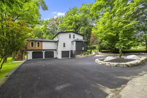 616 Grove St, Framingham, MA 01701