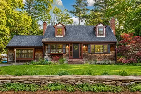 71 Forest St, Bridgewater, MA 02324