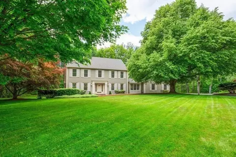 7 Village Green Ln, Holden, MA 01520