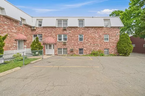 33 Jackson St # A, Lynn, MA 01902