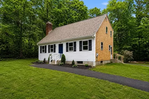 2800 Anderson Dr, Dighton, MA 02715