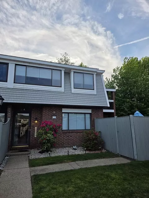 206 Greenbrook Dr #206, Stoughton, MA 02072