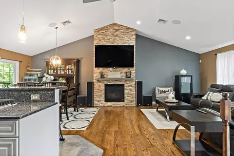 Living - 1084 Laurel St, Fall River, MA 02721 photo 2 of 3