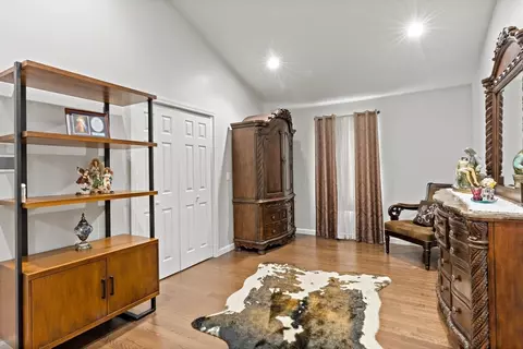 Entry Way - 1084 Laurel St, Fall River, MA 02721 photo 1 of 2
