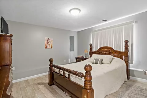 Bedroom - 1084 Laurel St, Fall River, MA 02721 photo 4 of 6