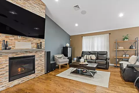 Living - 1084 Laurel St, Fall River, MA 02721 photo 1 of 3