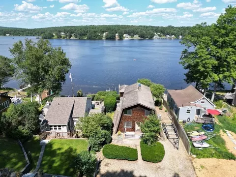 21-22 Beach Dr, West Brookfield, MA 01585