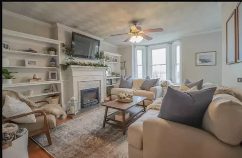 392 E 8th St #2, Boston, MA 02127