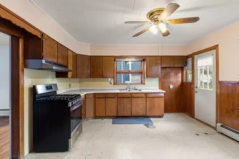 83 Dartmouth St, Everett, MA 02149 photo 15